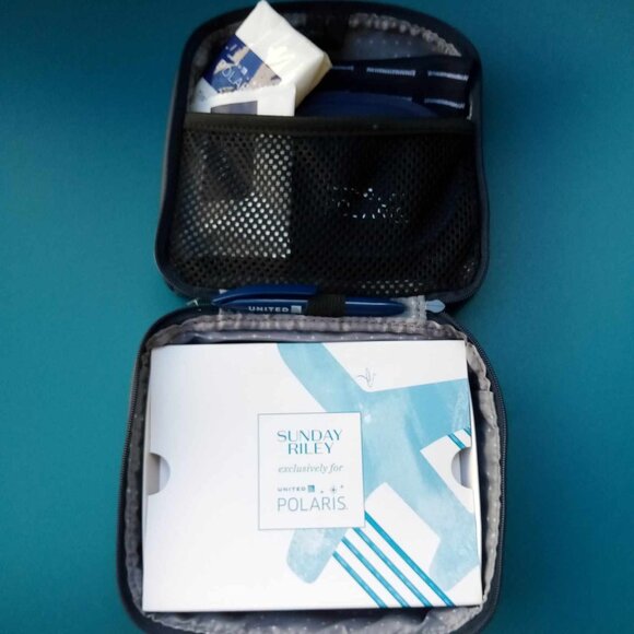 Polaris United Airlines Business First Class 2 Amenity Dop Kits  1 Full 1  Empty - Picture 5 of 7
